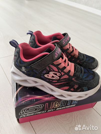 Кроссовки для девочки skechers