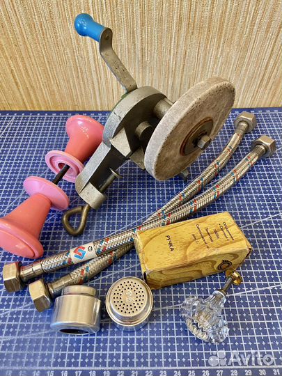Ручка мебельная и другое из эпохи СССР