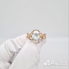 Кольцо с синтетическим камнем Золото