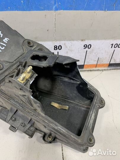 Корпус блока предохранителей Mercedes W124 E