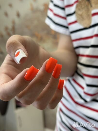 Бесплатно Маникюр с покрытием гель лак, педикюр