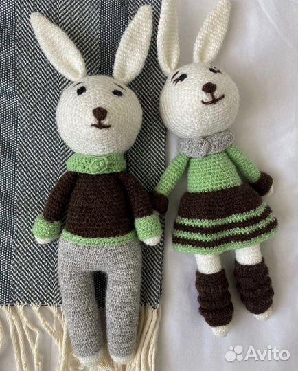 Пара зайчиков