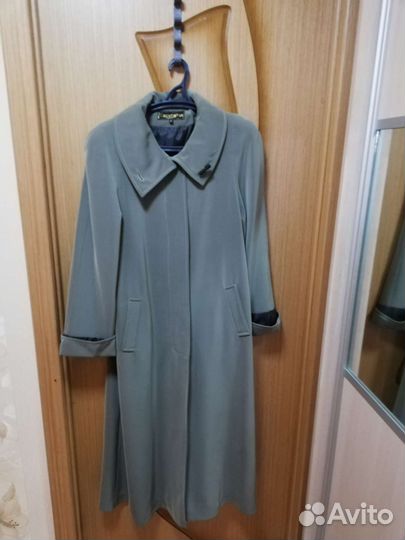 Женский плащ