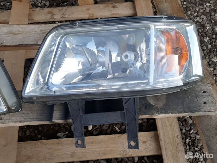 Фара Фольксваген Т5 оригинал