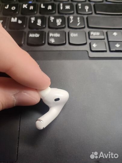 Правый наушник Airpods Pro