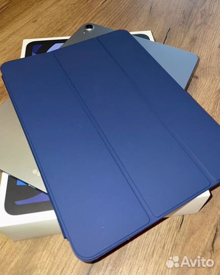 Apple iPad Air 2020 + Smart Folio for iPad Air