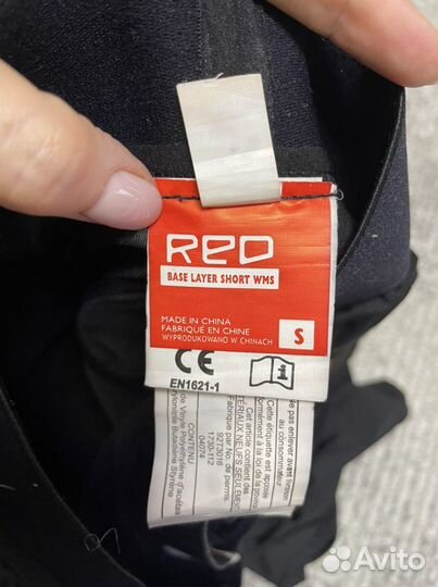 Защита на бедра женская Red Base Layer Short Wms