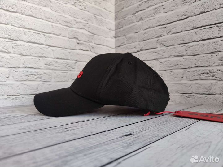 Hugo Boss новая мужская бейсболка оригинал