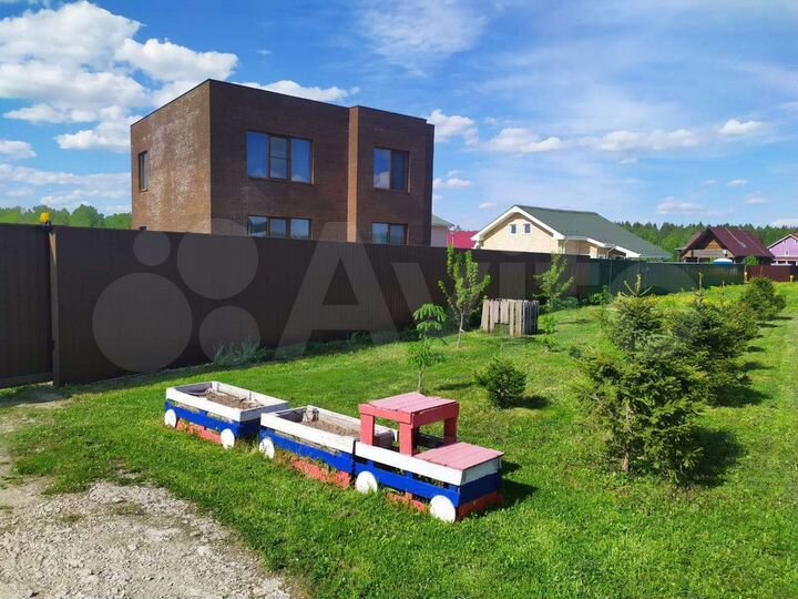 Дом 300 м² на участке 10,5 сот.