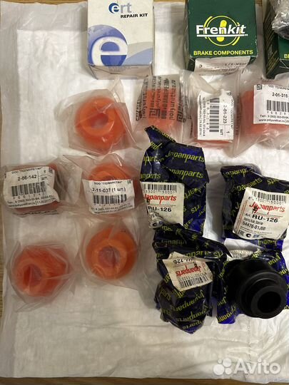 Комплект на Nissan v60 1996 года