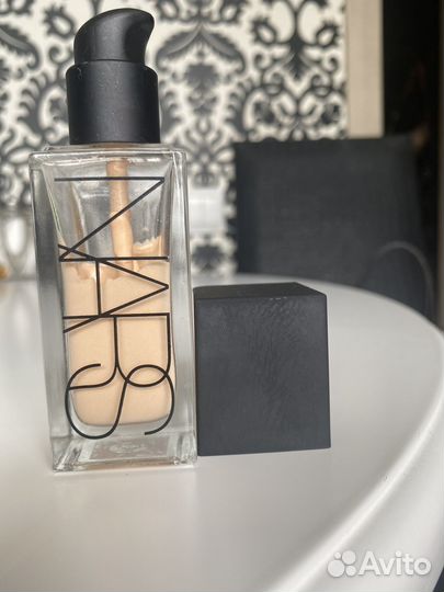 Nars Бустер для сияния Tinted Glow Booster nars
