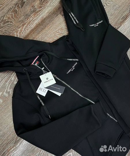 Спортивный аутфит от Tommy Hilfiger для зимы
