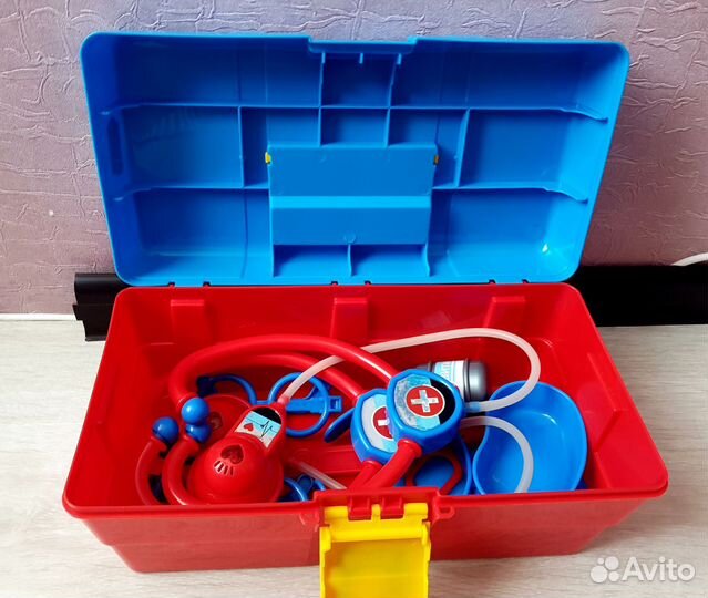 Юный доктор чемодан