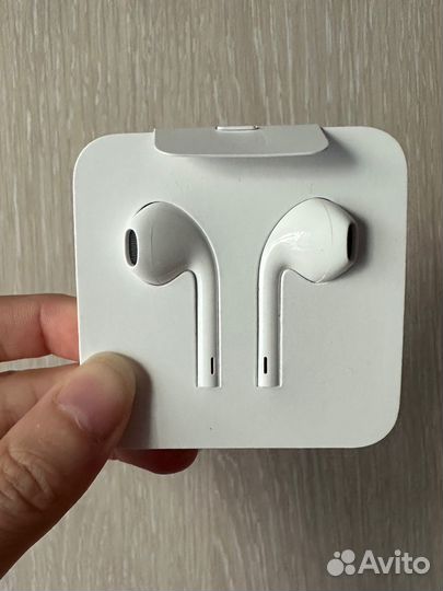 Новые наушники apple airpods lightning