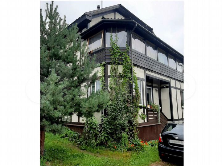 Дом 250 м² на участке 6,4 сот.