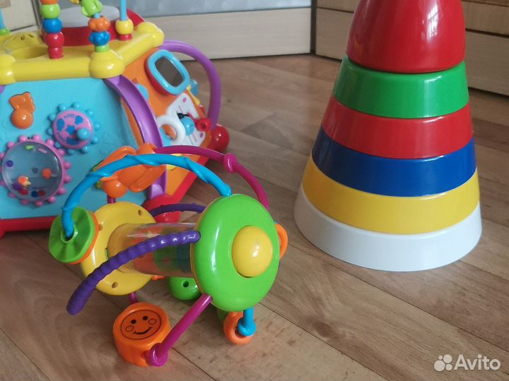 Развивающие игрушки для малышей пакетом