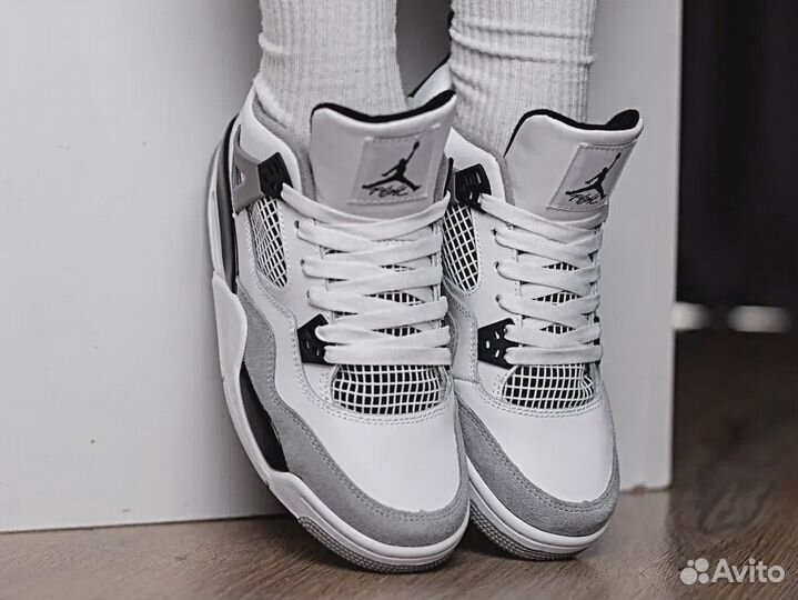 Nike Air Jordan 4 Retro 