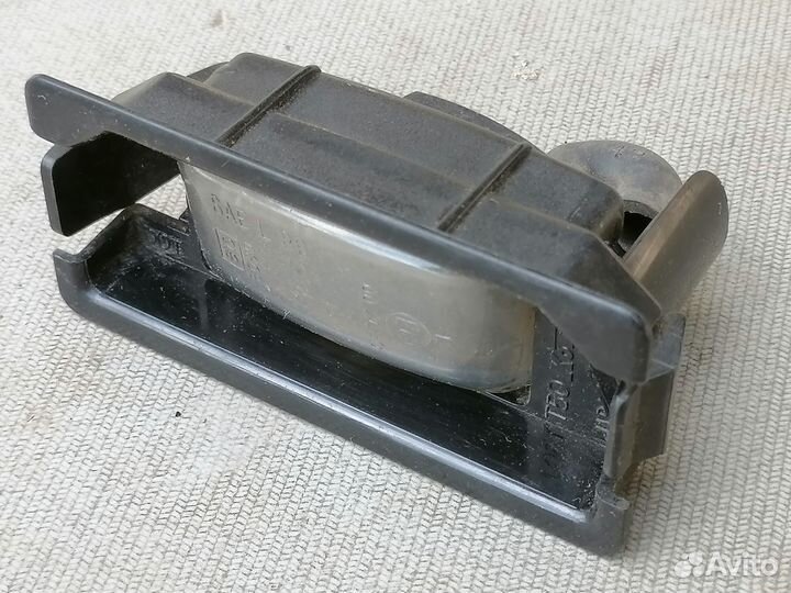 Фонарь подсветки номера Toyota Rav4