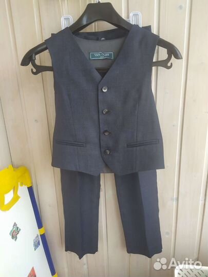 Школьный костюм для мальчика 128 серый