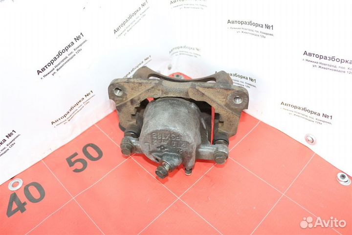 Суппорт тормозной передний левый Toyota Rav4 20