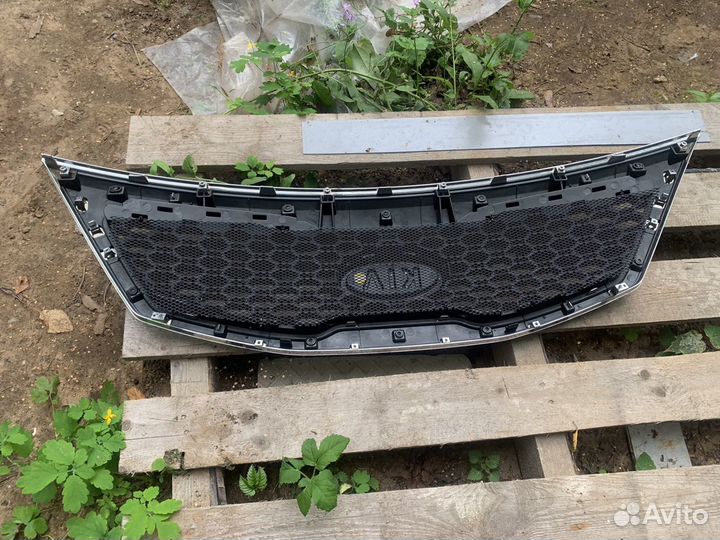 Решетка радиатора Kia sorento 2