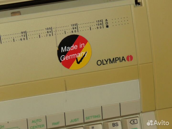 Пишущая машинка electronic Olympia Splendid