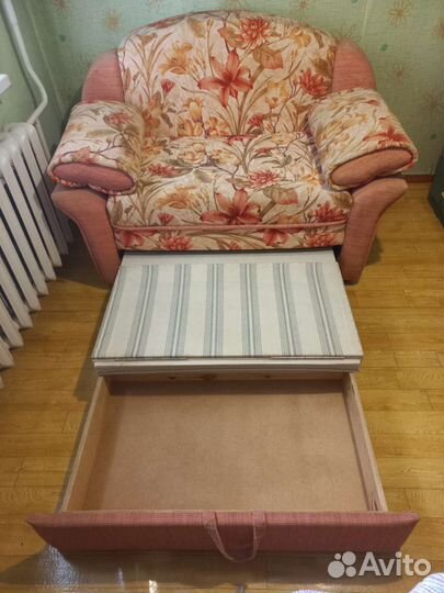 Млогабаритный диван