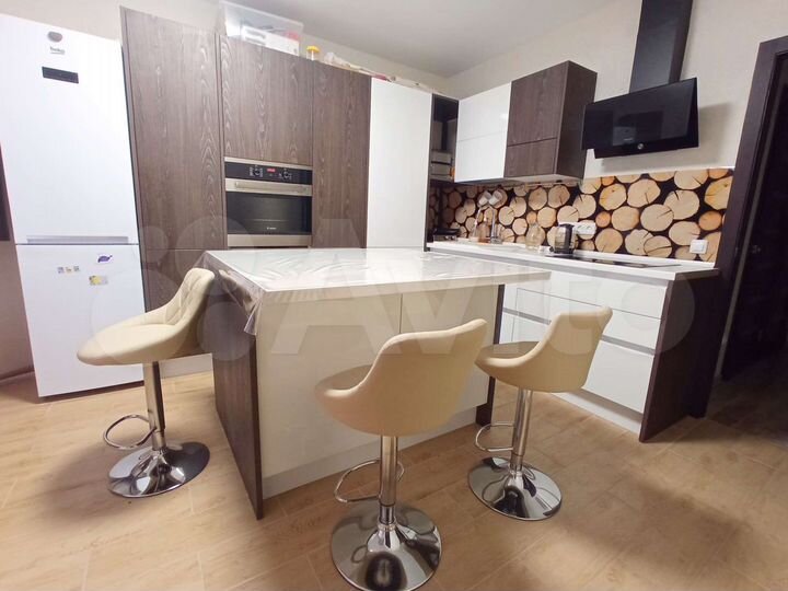 2-к. квартира, 65 м², 18/21 эт.