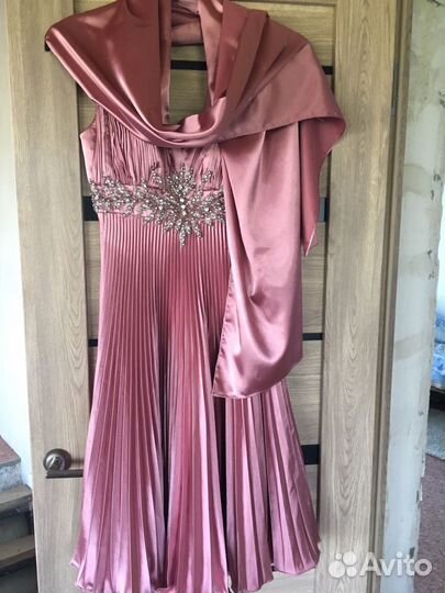 Вечернее платье
