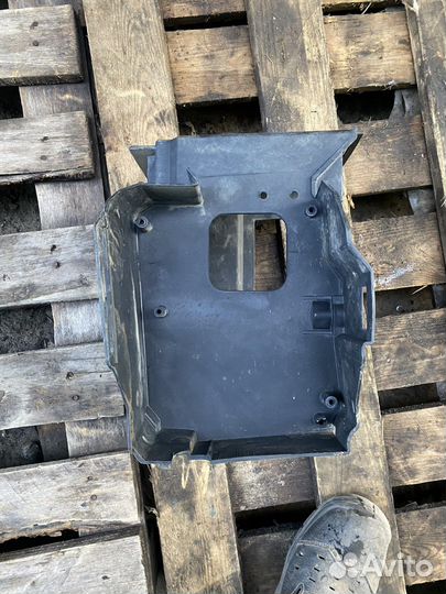 Площадка акб Ford Focus 2