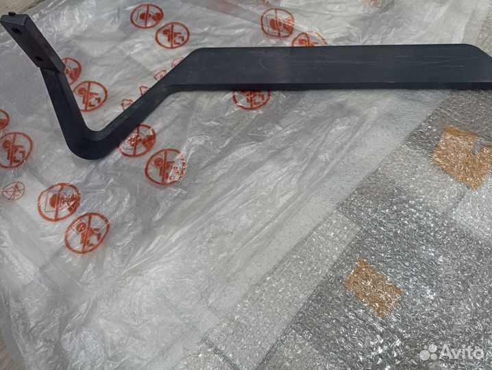 Подставки, динамики и пульты для различных тв