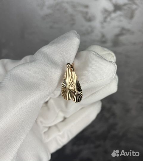 Золотые серьги