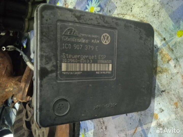 Блок ABS Volkswagen Golf