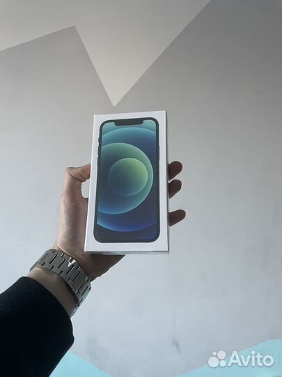 iPhone 12, 64 ГБ