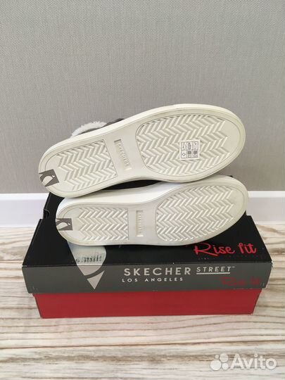 Ботинки новые Skechers