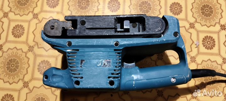 Ленточная шлифмашина Makita 9910