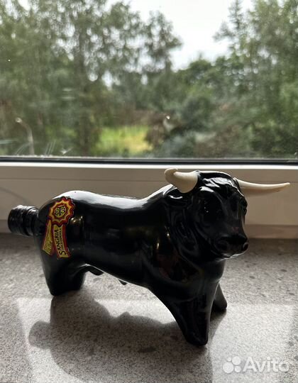 Бык бутылка стеклянный