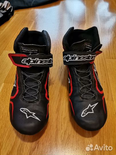 Экипировка для автоспорта. Комбинезон alpinestars