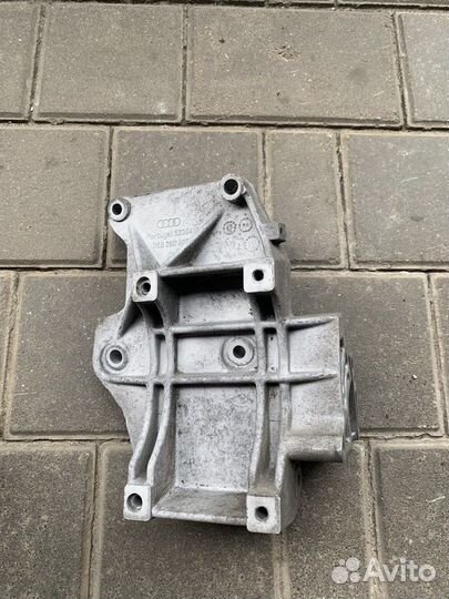 Кронштейн компрессора Фольксваген Пассат Б5