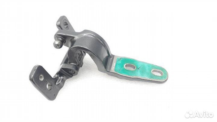 Петля двери багажника левая Mercedes-Benz