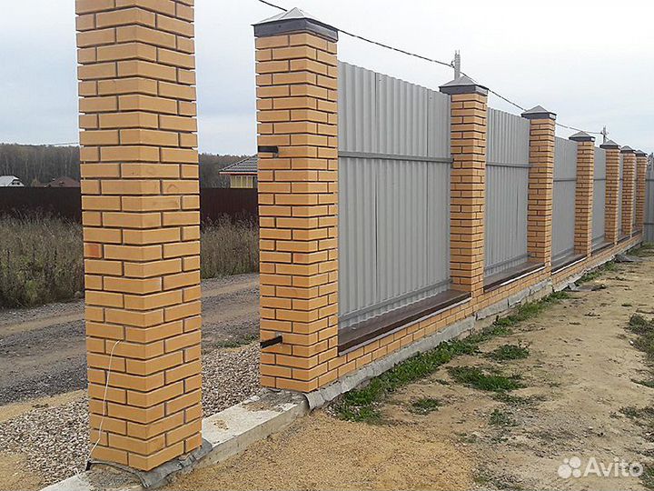 Забор из кирпича