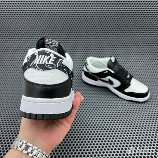 Кроссовки Nike Dunk Low Black White Paisley