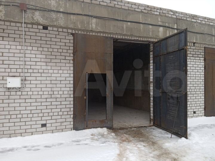 Гараж, > 30 м²