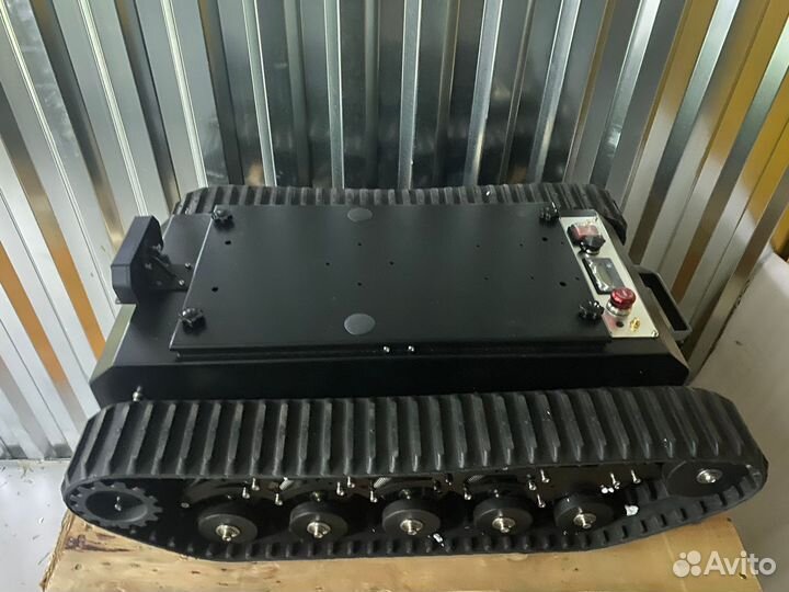 Радиоуправляемый танк с грузом до 50 кг