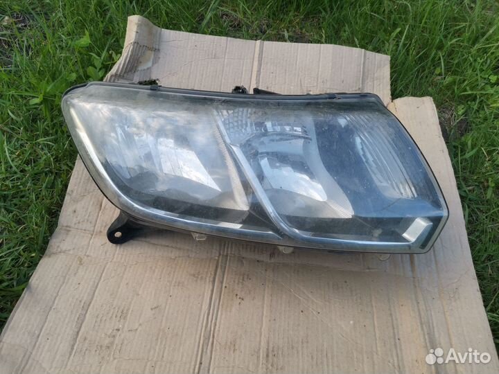 Фара рено Логан с 2015года, Правая