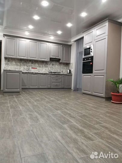 Кухонный гарнитур неоклассика