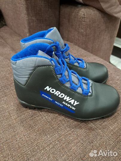 Лыжные ботинки