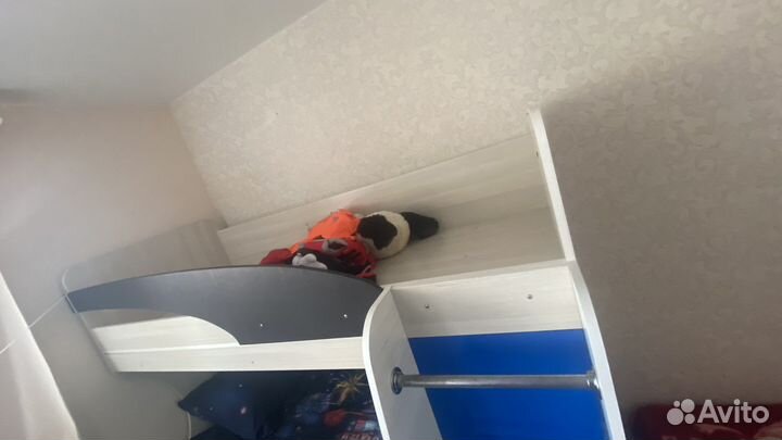 Двухъярусная кровать б/у