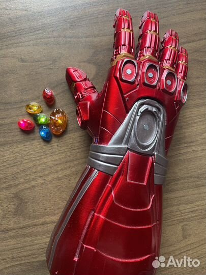 Перчатка Тони Старка