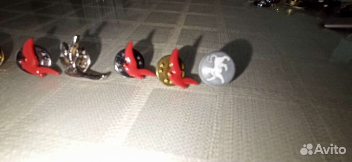 Лацканный значок